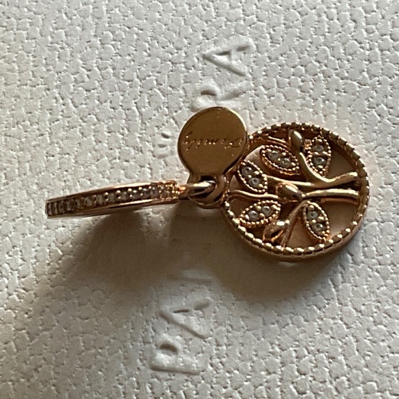 Pandora Rose Gold Family Tree charm - Picture 3 of 6